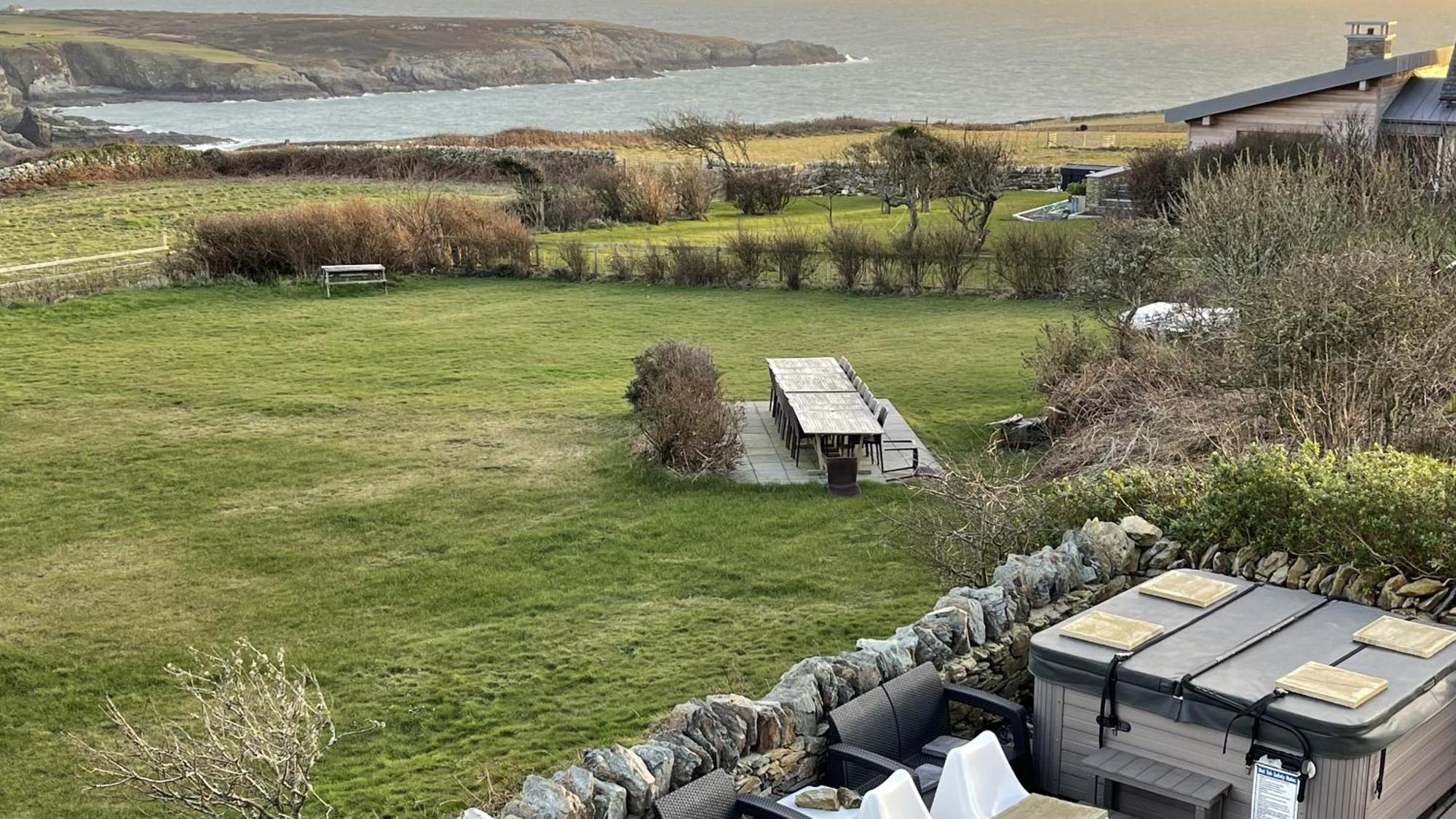 Tan Y Cytiau Vila Holyhead Exterior foto