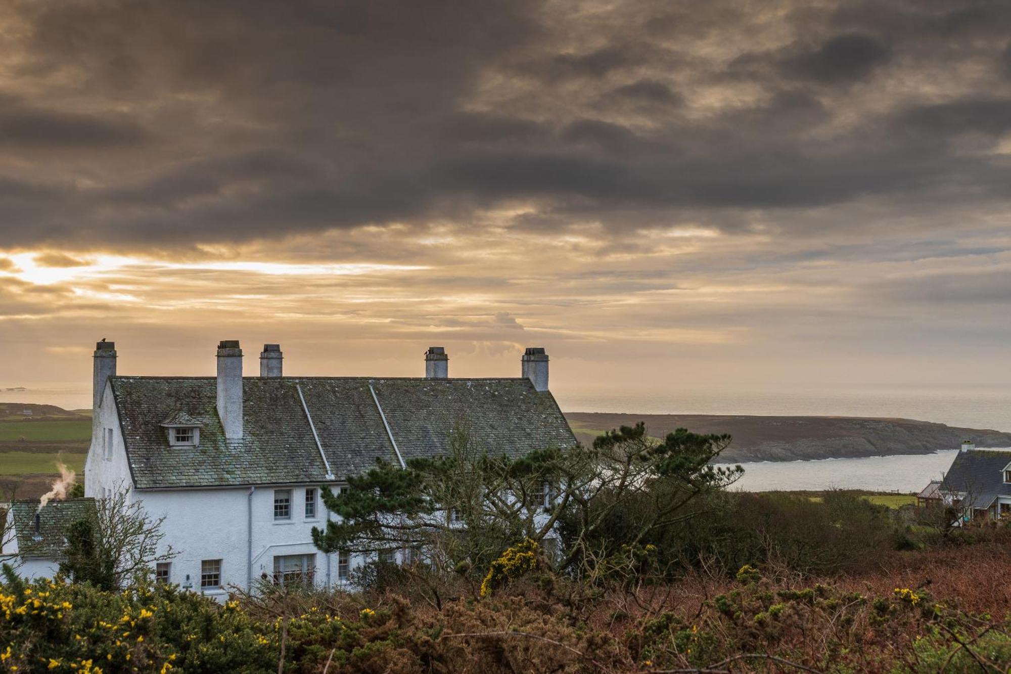 Tan Y Cytiau Vila Holyhead Exterior foto